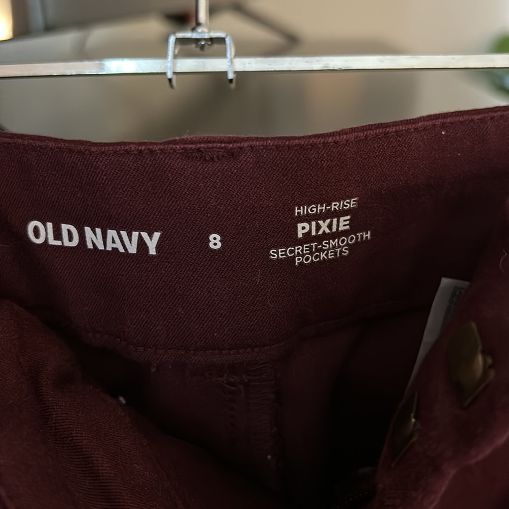 Old navy pixie pants - Picture 3 of 3